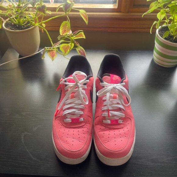 Nike Air Force 1 Low ‘World Tour’ - Picture 3 of 3